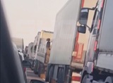 У Крымского моста скопилась рекордная пробка - в очереди стоят более 4 тысяч машин
