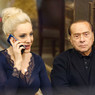 Сильвио Берлускони сыграл свадьбу с депутатом, но расписываться при этом не стал