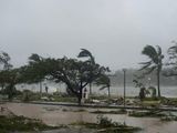 Циклон разрушил 90 процентов домов в Порт-Виле
