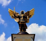 Силовики скинутся на статую Архангела Михаила
