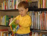 Психологи установили, с какого возраста пора учить детей читать