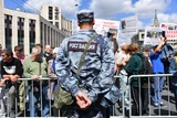 Из-за драки в московском метро уволен начальник полиции Омска