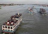 Паром с сотнями пассажиров перевернулся на реке Падма