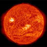 Уфолог заметил на снимках НАСА НЛО, «греющиеся» у Солнца (ВИДЕО)