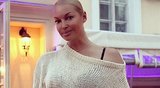 Волочкова встревожила поклонников сообщением о проблеме выпадения волос