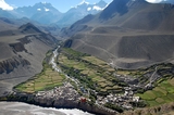 Поиск погибших в горах Непала приостановлен из-за нового схода лавин