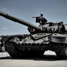 На видео попал танк Т-80, стреляющий дровами