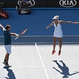 Australian Open: Веснина и Соарес выиграли турнир в миксте