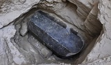 Найденный в Египте таинственный саркофаг может принадлежать Александру Македонскому