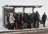 В Хабаровске микроавтобус врезался в остановку с людьми