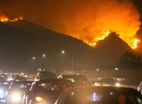 В Калифорнии отменили премьеру "Терминатора" и эвакуируют 200 тыс. человек