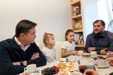 Губернатор Подмосковья посетил семью погибшего участника СВО