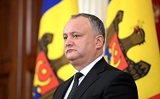 Глава Молдавии потребовал от США и Румынии не учить его быть президентом