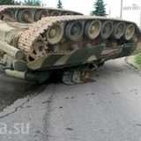 В Наро-Фоминске в ДТП попал танк (ВИДЕО)
