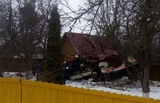 Два человека погибли при падении самолёта на дачный участок в Подмосковье