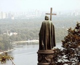 Власти Москвы отказались от установки памятника Владимиру на Воробьевых горах