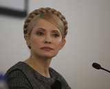 Тимошенко выступила перед Майданом, сидя в инвалидной коляске