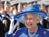 Королева Великобритании вручила 1000 орденов Британской империи