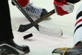 У российских хоккеистов в Канаде украли клюшки