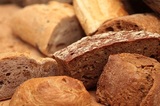 Роспотребнадзор забраковал более шести тонн некачественного хлеба после проверки