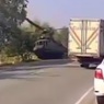 Вертолет с членами избиркома сел на шоссе на Сахалине без топлива и свалился в кювет