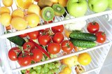 Эксперты не рекомендуют хранить овощи и фрукты в холодильнике
