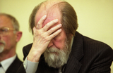 Власти столицы обратились в прокуратуру из-за повешенного чучела Солженицына