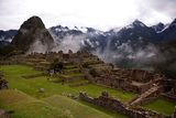 Великий город инков в опасности:на Мачу Пикчу атака голых (ВИДЕО)