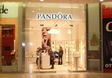 Сеть магазинов Pandora в РФ теперь принадлежит Сбербанку