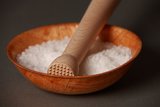 Обычная соль помогает бороться с инфекциями