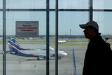 Дипломатический скандал: чешских законодателей задержали в аэропорту