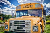 Автобус со школьниками упал в ущелье в США