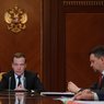 Медведев рассказал о лишней нагрузке на бизнес на примере омлета