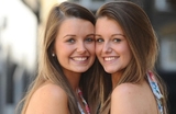 Ученые выяснили, почему близнецы выбирают разных по типажу партнеров