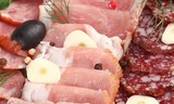 ВОЗ: Переработанное мясо может вызвать рак кишечника