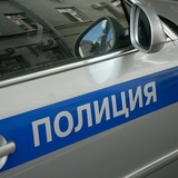 В Красноярске ищут водителя, на полном ходу высунувшего младенца из окна авто