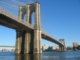 Власти Нью-Йорка перекроют доступ к опорам Бруклинского моста