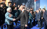 Путин предложил выплачивать материальную помощь ветеранам ежегодно