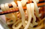 «Сумасшедший ученый» из Японии создал неоновую лапшу (ФОТО)
