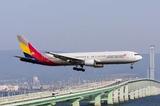 Южнокорейский самолёт вернулся в аэропорт из-за задымления