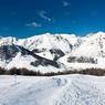 Пользователи сети шокированы спуском с горы на лыжах, снятым Малаховым