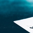 Сенатор Епифанова предупредила о возможном «ограничении» даже мелких переводов на карты россиян