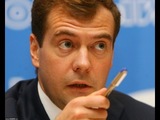 Медведев: Страна "барахло покупать не будет"