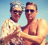 Танец Бледанс и Харатьяна на пляже затмила баба в бикини, ФОТО