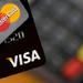 Visa и Mastercard прекратили работу в России, Сбербанк рекомендует расплачиваться наличными за рубежом