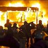 В Бангладеш протестующие сожгли пассажиров автобуса заживо