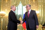 Токаев наградил Путина орденом Назарбаева