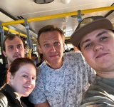 Замглавы омской больницы сообщил о состоянии Навального: политик в коме