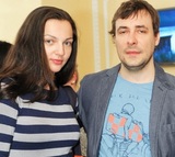 В Сети появились снимки жены Евгения Цыганова с новорожденной дочерью