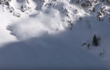 Сноубордист устроил гонки с лавиной
